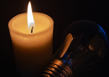 Cuba registra novo apagão nacional e enfrenta o terceiro colapso elétrico em duas semanas. Governo aponta crise energética e dificuldades para manter o sistema.