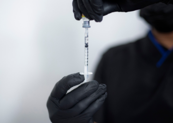 Estudo mostra redução da circulação dos tipos 6, 11, 16 e 18 do HPV entre jovens brasileiros e reforça a proteção oferecida pela dose única.