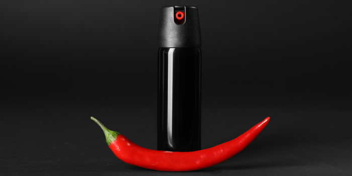 Nova lei autoriza mulheres com 18 anos ou mais a adquirir spray de pimenta para proteção pessoal, respeitando regras de segurança e legítima defesa.