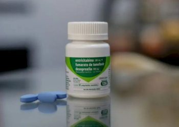 Estudo internacional mostra que, apesar do alto conhecimento sobre a PrEP, o acesso ainda limita o uso da prevenção ao HIV. Brasil lidera diferença entre conhecer e utilizar o método.