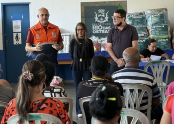 Prefeitura distribui alimentos, colchões e kits de higiene e dormitório para famílias afetadas pelas fortes chuvas e ainda em situação de vulnerabilidade.