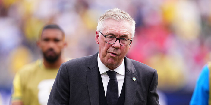 Ancelotti revela admiração por Abel Ferreira e aponta Rayan como surpresa nos treinos da Seleção Brasileira durante entrevista à ESPN.