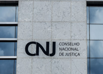 CNJ determina cancelamento de 16 precatórios avaliados em R$ 4,7 bilhões ligados ao Banco Master e manda devolver recursos à União.
