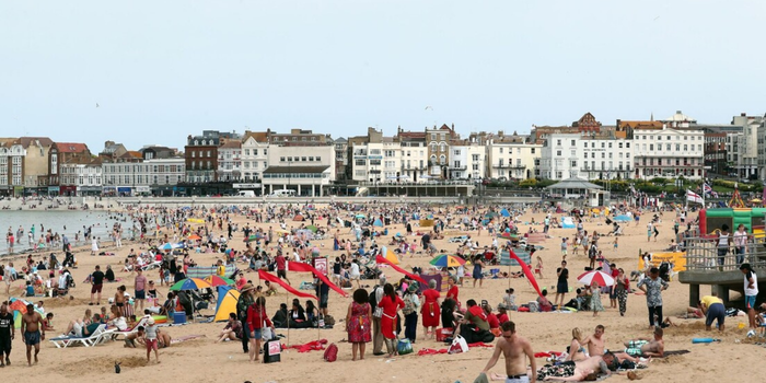 Margate e Ramsgate, no condado de Kent, adotam novas regras para restringir o consumo de álcool em áreas públicas e combater desordem, violência e vandalismo.