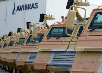 Lula visita Avibras em São Paulo e defende fortalecimento da indústria brasileira de defesa, com investimentos em tecnologia, Forças Armadas e inovação nacional.