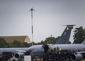 Donald Trump agradece à Bulgária por autorizar o uso da Base Aérea de Bezmer pelos Estados Unidos. Decisão provoca reação do Irã e repercussão internacional.