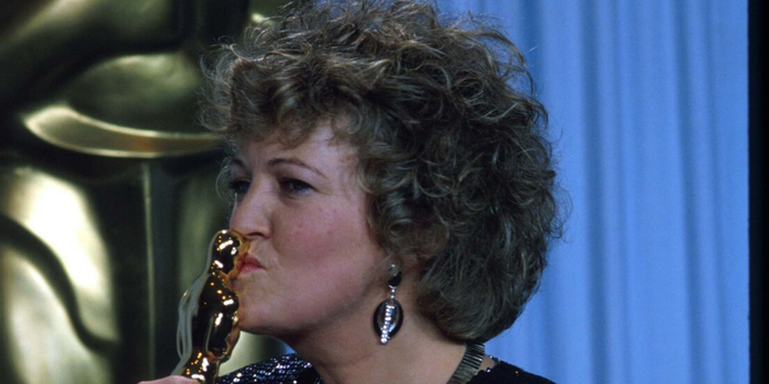 Brenda Fricker morreu aos 81 anos em Dublin. Atriz venceu o Oscar por “Meu Pé Esquerdo” e ficou conhecida pela Senhora dos Pombos de “Esqueceram de Mim 2”.