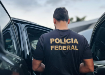 Denúncia de segurança impede furto de livros e documentos históricos da Fundação Casa de Rui Barbosa e leva suspeito à prisão.