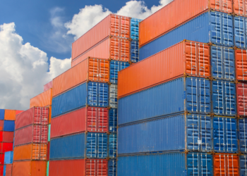 Exportações brasileiras atingem recorde de US$ 36,4 bilhões e ajudam a reduzir o déficit das contas externas para US$ 2,3 bilhões em junho.