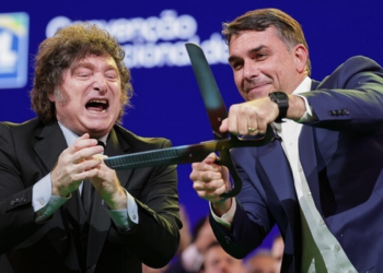Governo argentino decide não ampliar crise diplomática com o Brasil e busca preservar o comércio, apesar dos novos ataques de Javier Milei a Lula.