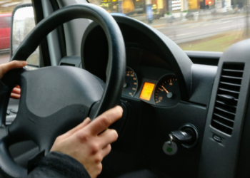 Dia do Motorista valoriza profissionais essenciais para as cidades e reforça cuidados com segurança, saúde e respeito no trânsito.