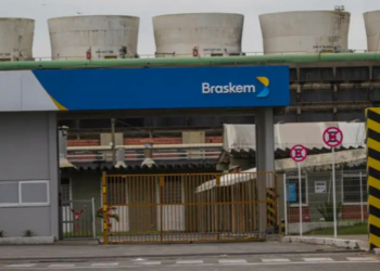 Braskem aprova plano para renegociar cerca de US$ 11 bilhões em dívidas por meio de recuperação extrajudicial.