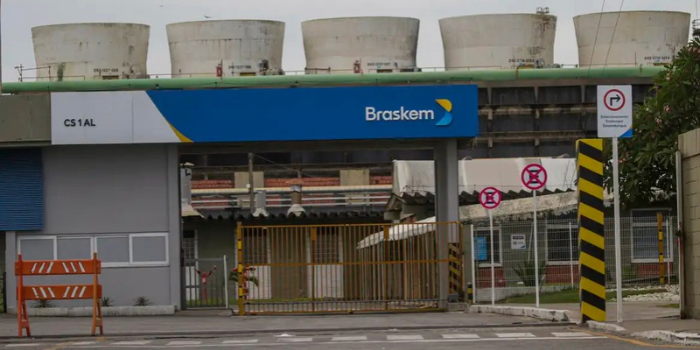 Braskem aprova plano para renegociar cerca de US$ 11 bilhões em dívidas por meio de recuperação extrajudicial.