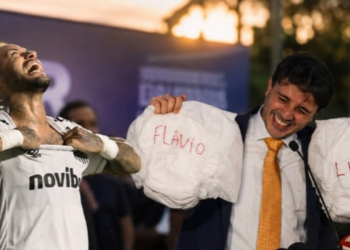 Mensagem atribuída a Neymar durante partida de Counter-Strike 2 cita possível processo contra Renan Santos e reacende polêmica iniciada em abril.
