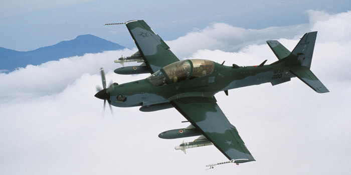 Letônia avalia o A-29 Super Tucano, da Embraer, para reforçar a defesa aérea e ampliar a capacidade de interceptação de drones.
