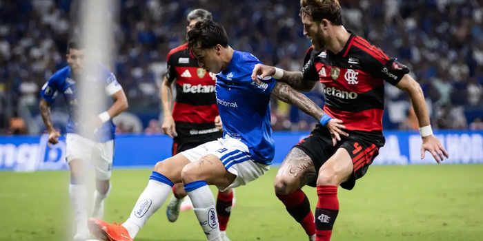 Cruzeiro e Flamengo empatam por 1 a 1 no Mineirão pelas oitavas da Libertadores. Vaga será decidida no Maracanã na próxima quarta-feira.