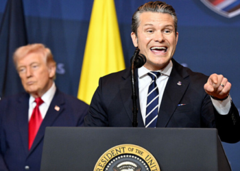 Declaração de Pete Hegseth sobre organizações terroristas reacende debate sobre classificação do Comando Vermelho e PCC pelos Estados Unidos.