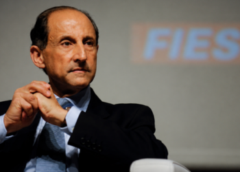 Fiesp reage à tramitação da proposta que prevê o fim da escala 6x1 e defende debate técnico antes de mudanças nas regras de jornada de trabalho.