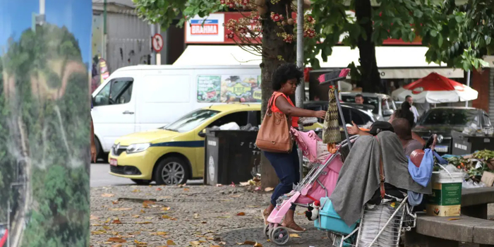 Mobilização na Cinelândia reúne 25 organizações e cobra políticas públicas e direitos para pessoas em situação de rua no Rio.
