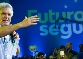  Ronaldo Caiado disputa a Presidência em 2026 pelo PSD, com Gilberto Kassab como vice, 37 anos após sua primeira candidatura ao Planalto.