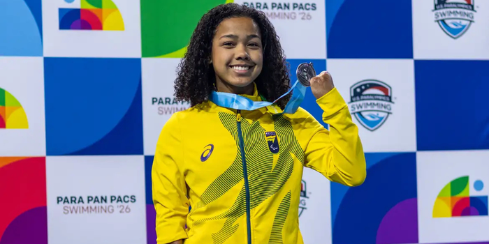 Natação brasileira conquista sete medalhas no Parapan-Pacífico, nos Estados Unidos, e Alessandra Oliveira estabelece novo recorde mundial nos 100 metros peito.