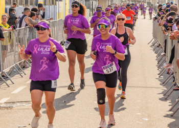 Segunda Corrida Lilás reuniu 2 mil pessoas na orla de Macaé para reforçar a conscientização pelo fim da violência contra a mulher.