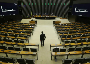 Governo entrega nesta segunda-feira (31) o orçamento de 2027 ao Congresso, com previsão de salário mínimo de R$ 1.741 e superávit de até R$ 20 bilhões.