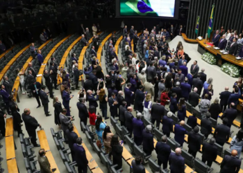 A Câmara pode votar nesta segunda-feira (31) a MP que prevê o fim da “taxa das blusinhas” para compras internacionais de até US$ 50.