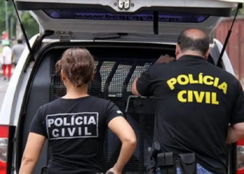 Polícia Civil do Distrito Federal realiza operação contra grupo investigado por discutir ações violentas ligadas às eleições de 2026 em diferentes estados.