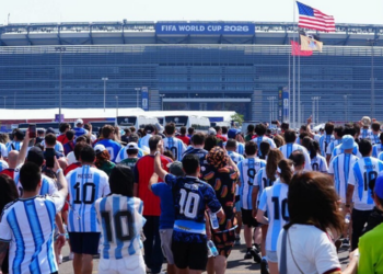 Cidades dos Estados Unidos que receberão jogos da Copa do Mundo de 2026 cobram da FIFA um repasse de US$ 1 milhão prometido para projetos locais.