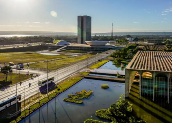 Brasil reduz representação diplomática na Argentina após declarações de Javier Milei contra Lula e ministros do STF. Relação entre os países entra em novo momento de tensão.