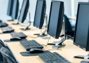 Inscrições para cursos de Excel, IA, Canva e informática começam em 3 de agosto.