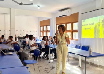 Estudantes do 3º ano do Ensino Médio de Rio das Ostras participaram de uma programação sobre mercado de trabalho, currículo, estágio e primeiro emprego.