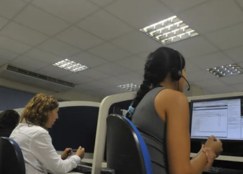 Unidades especializadas da Polícia Civil atenderam mais de 329 mil mulheres em 2025, segundo diagnóstico do Ministério da Justiça.