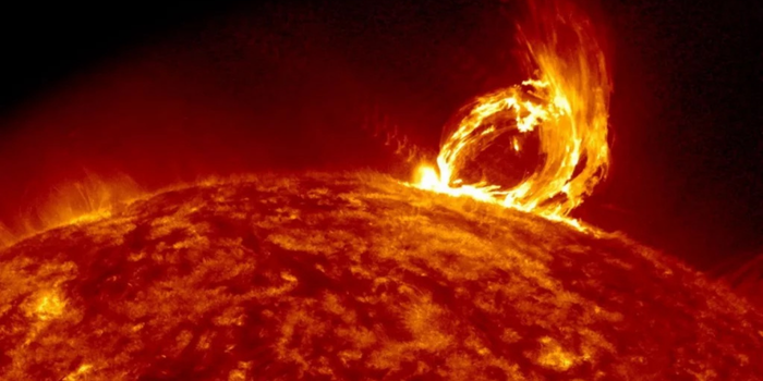 Ejeções de massa coronal podem atingir a Terra até sábado e provocar auroras e interferências tecnológicas. Veja os efeitos esperados.