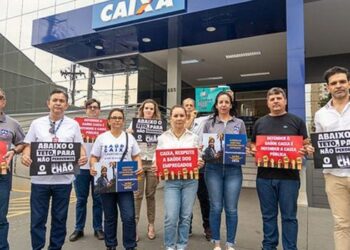 Bancários da Caixa seguem em greve por tempo indeterminado após rejeitar proposta com novas regras para o Saúde Caixa.