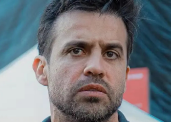 Pablo Marçal corrigiu declaração de bens ao TSE de R$ 7,4 bilhões para R$ 149,9 milhões. Empresário afirma que diferença ocorreu por erro de digitação.