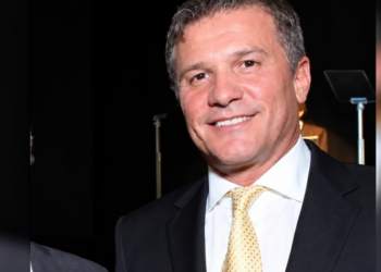 Defesa de Henrique Vorcaro pede a Edson Fachin retomada do processo e revisão da prisão preventiva do pai de Daniel Vorcaro no caso Banco Master.