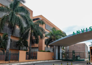 Anvisa alerta para os riscos de tirzepatida em pó vendida pela internet e de produtos injetáveis sem registro, controle de qualidade e garantia de esterilidade.