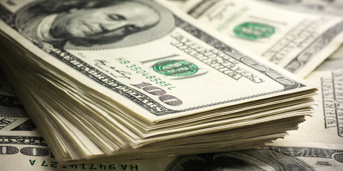Dólar fecha em alta de 1,28% e Ibovespa cai 0,86% nesta quarta-feira (23), em meio à alta do petróleo, juros nos EUA e cenário eleitoral.