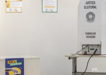 Vídeos gravados durante a pandemia de covid-19 voltaram a circular fora de contexto para desinformar eleitores sobre as Eleições 2026.
