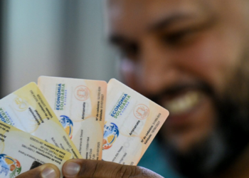 Artesanato ganha força em Campos dos Goytacazes com novas ações de apoio a artesãos, capacitação, comercialização e economia solidária.