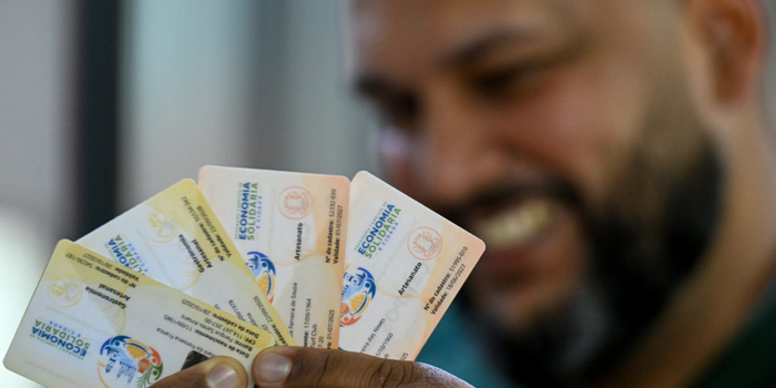 Artesanato ganha força em Campos dos Goytacazes com novas ações de apoio a artesãos, capacitação, comercialização e economia solidária.
