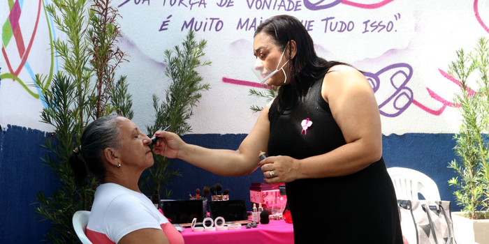 Polo Municipal de Oncologia de Macaé realiza programação do Outubro Rosa com palestras, atividades de bem-estar, desfile e confraternização.