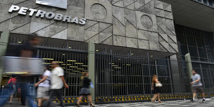 Petrobras assina contrato de 22 anos com empresa dos EUA para importar 800 mil toneladas de GNL por ano e reforçar o abastecimento de gás natural.
