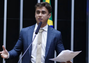 TSE determina que Nikolas Ferreira remova publicação sobre fala de Lula em até 24 horas. Decisão também proíbe republicação do conteúdo.