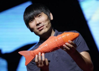 Pesquisadores chineses desenvolvem robôs que imitam peixes e podem ser usados em monitoramento ambiental e exploração debaixo d'água.