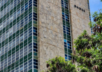 Banco Mundial e BNDES destinam R$ 5,5 bilhões a projetos para reduzir emissões da indústria brasileira e pretendem mobilizar mais R$ 9 bilhões.
