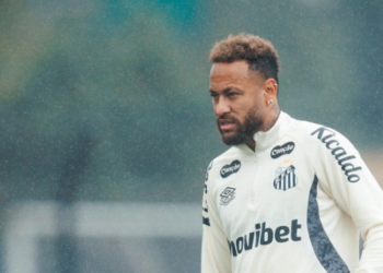Santos suspende temporariamente patrocínio máster da Novibet após MP que proíbe bets no Brasil e avalia retirar a marca da camisa contra o São Paulo.
