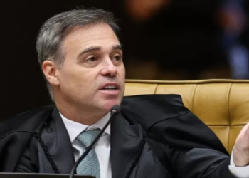 Disputa sobre posts de Nossa Senhora Aparecida envolve Justiça Eleitoral, combate à desinformação e liberdade de expressão.